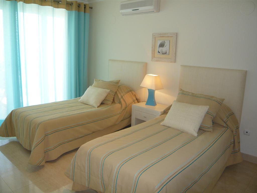 Mira Baia By Luz Management Services Hotel Lagos Room photo